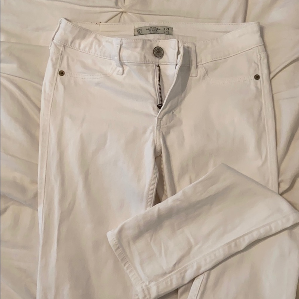 Abercrombie & Fitch White skinny jeans medium rise
